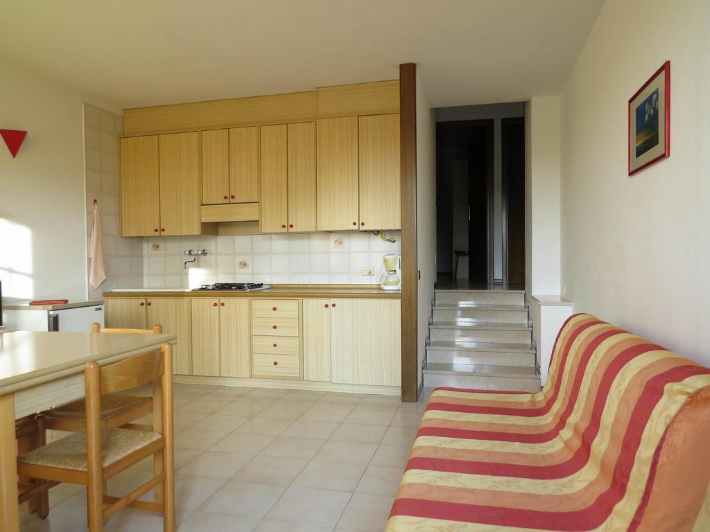 Residence Liana Albisano Torri Del Benaco Kültér fotó