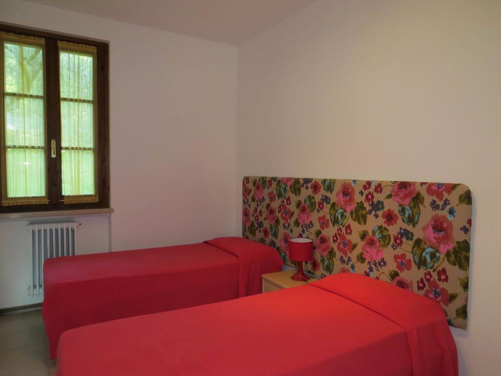 Residence Liana Albisano Torri Del Benaco Kültér fotó