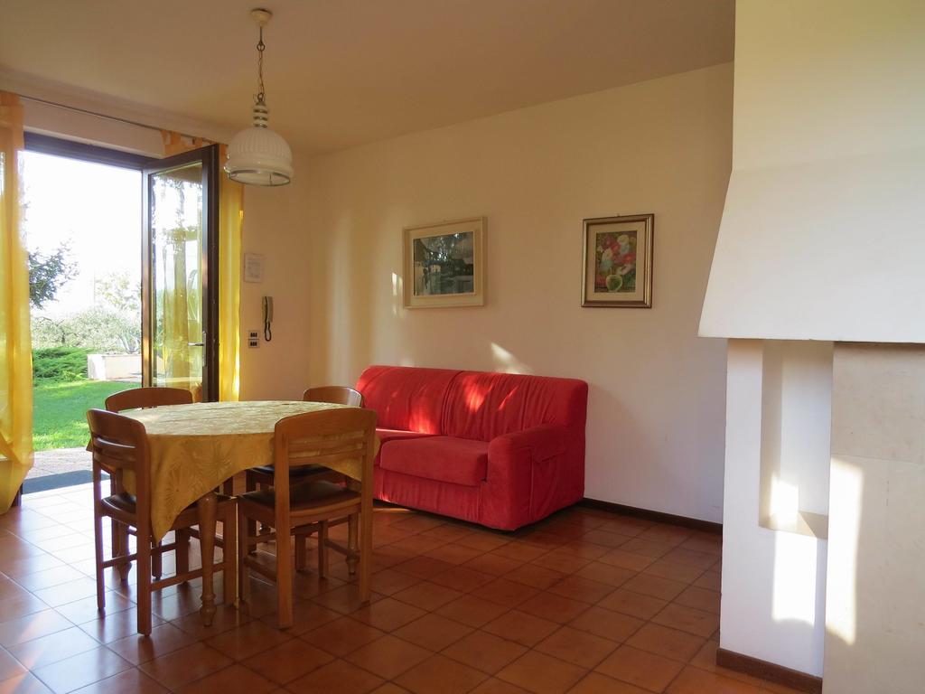 Residence Liana Albisano Torri Del Benaco Kültér fotó