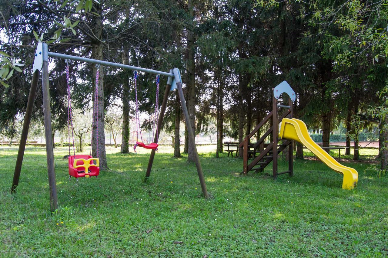 Residence Liana Albisano Torri Del Benaco Kültér fotó