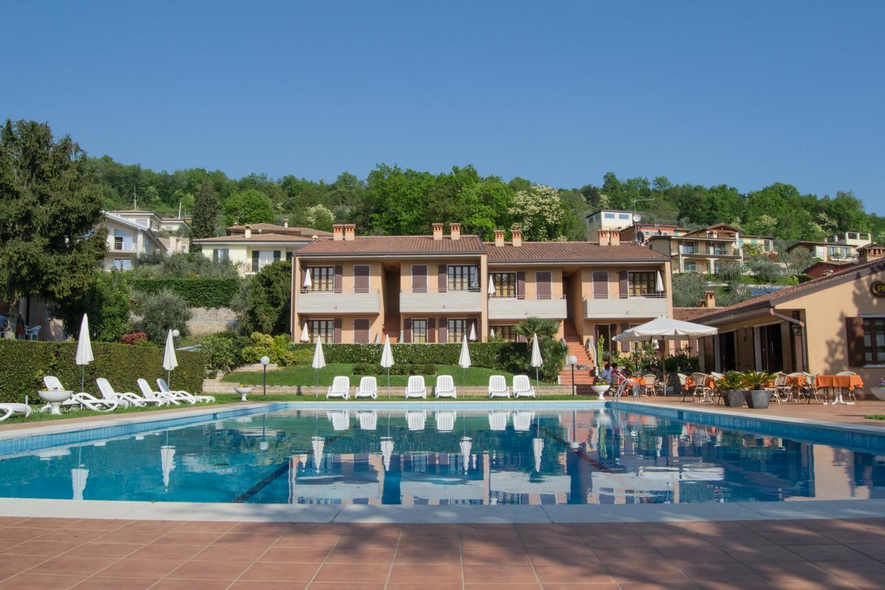 Residence Liana Albisano Torri Del Benaco Kültér fotó