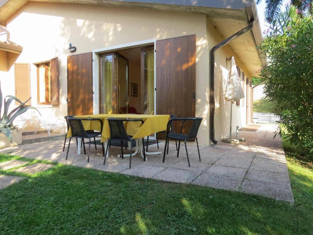 Residence Liana Albisano Torri Del Benaco Kültér fotó