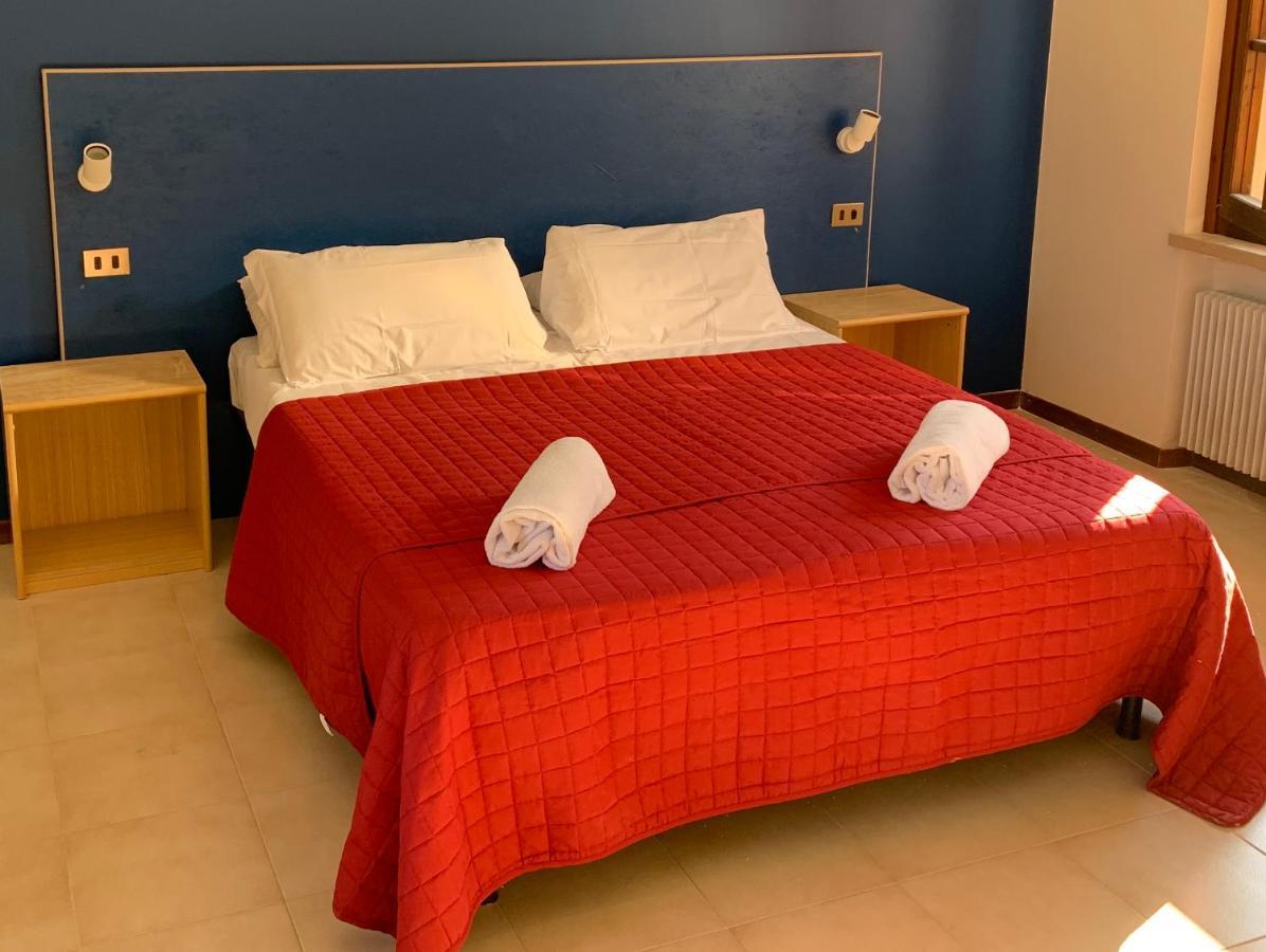 Residence Liana Albisano Torri Del Benaco Kültér fotó