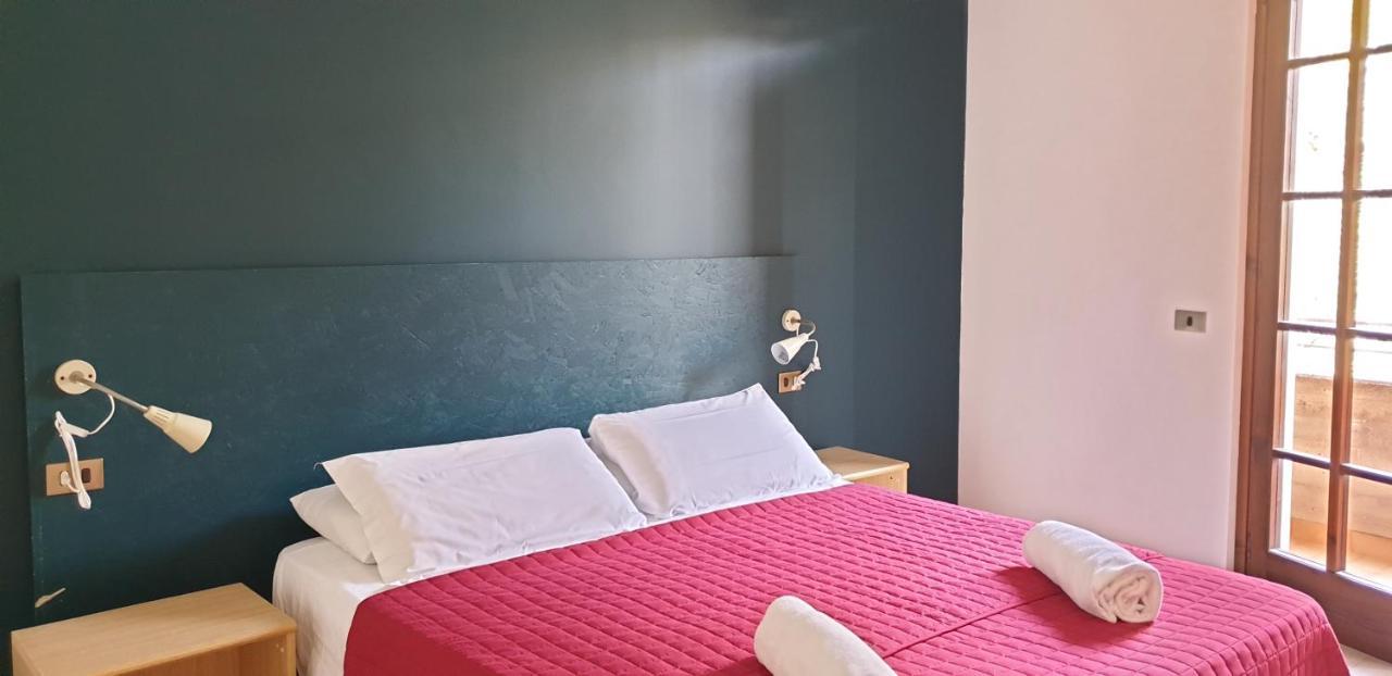 Residence Liana Albisano Torri Del Benaco Kültér fotó