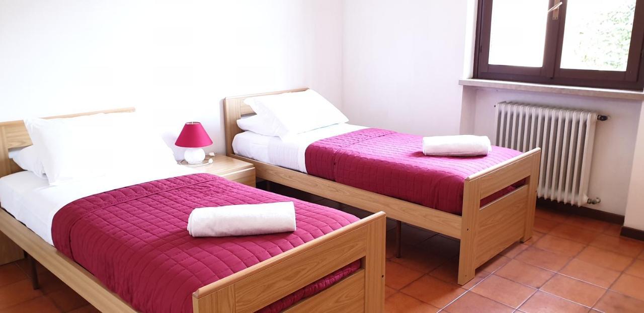 Residence Liana Albisano Torri Del Benaco Kültér fotó